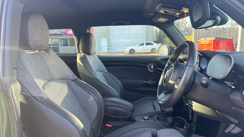 MINI Hatchback 135kW Cooper S Level 2 33kWh 3dr Auto Electric Hatchback